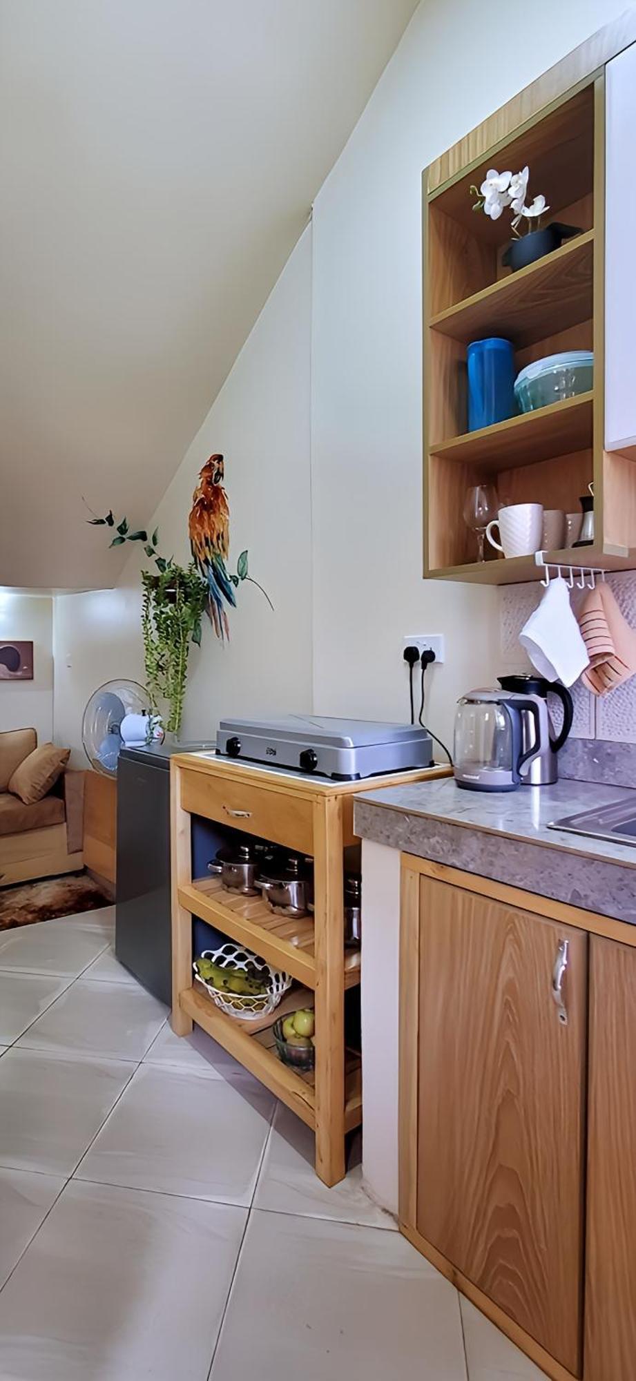 Apartment Orchid Gardens; Apartment, Minimalist *